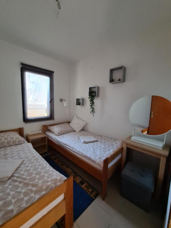 Apartmani Bellevue Vir Exterior foto
